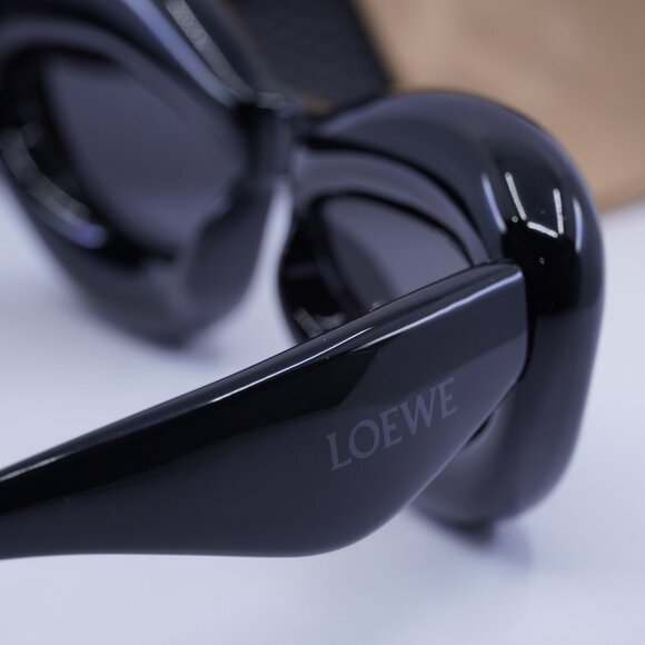Loewe LW40097I 01A Cat Eye Sunglasses – Black\\Smoke main image 5